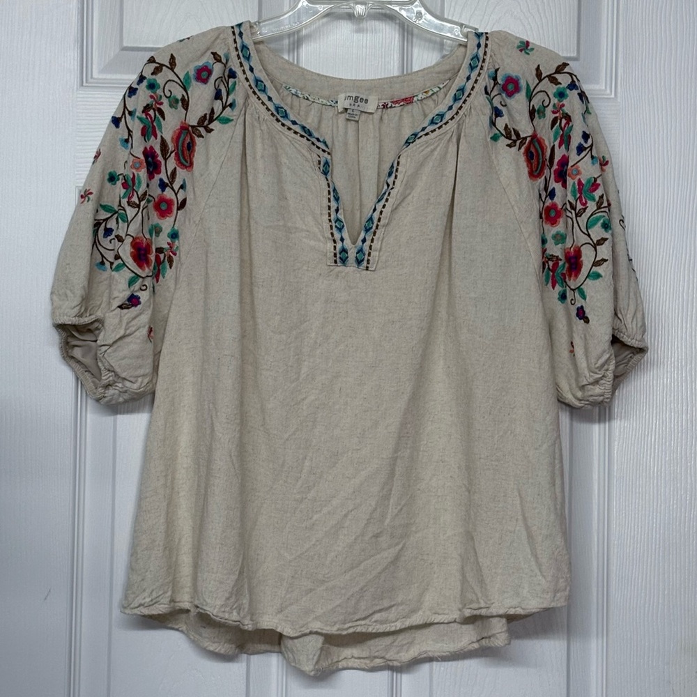 Umgee Linen Blend Top with Colorful Floral Embroidery Sz L